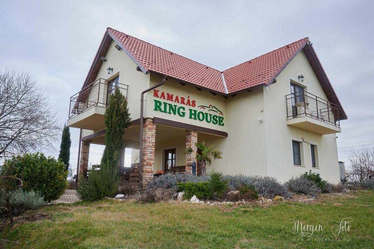 Kamaras Ring House Bed & Breakfast โมจเยอโรด ภายนอก รูปภาพ