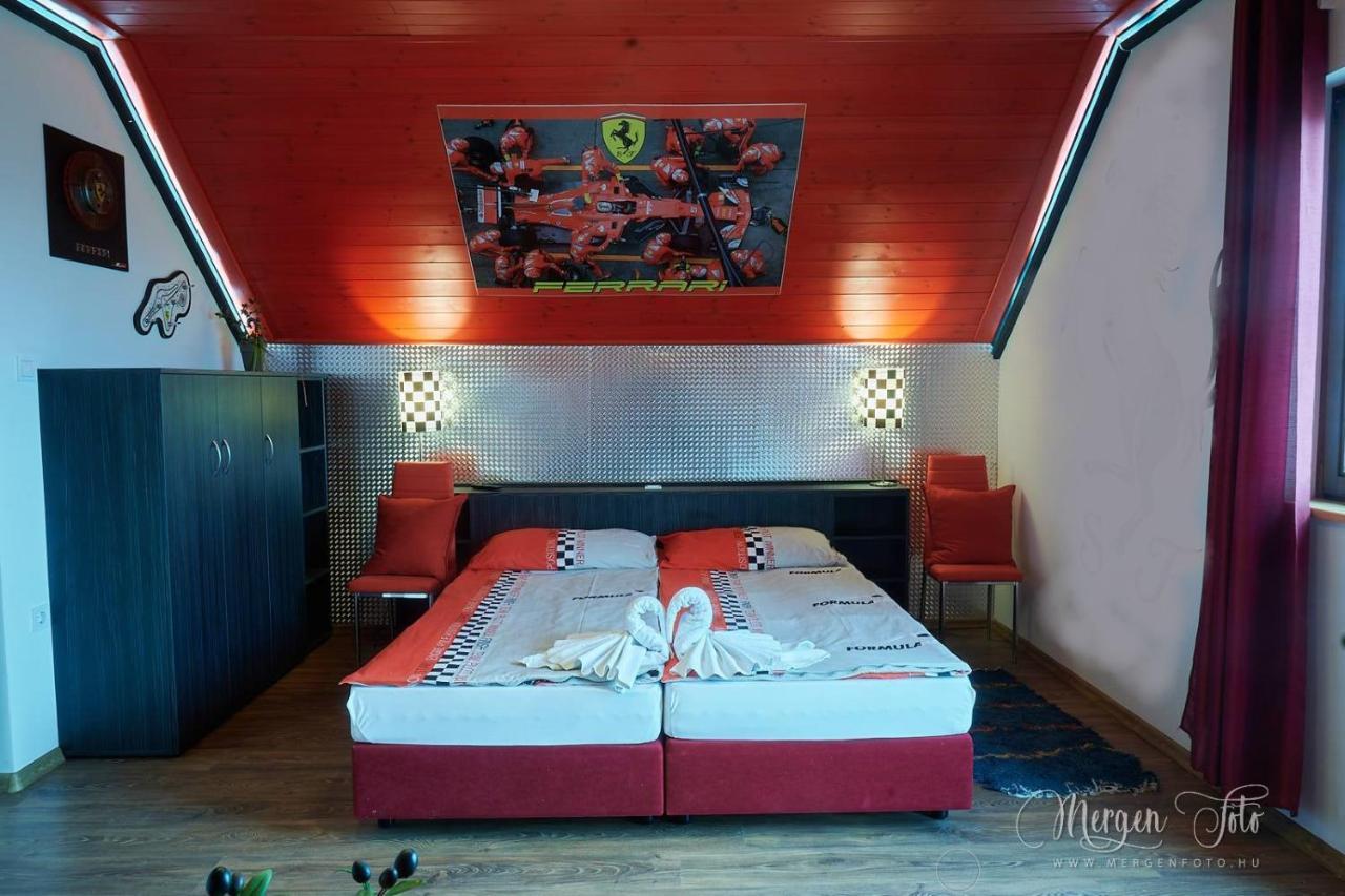 Kamaras Ring House Bed & Breakfast โมจเยอโรด ภายนอก รูปภาพ