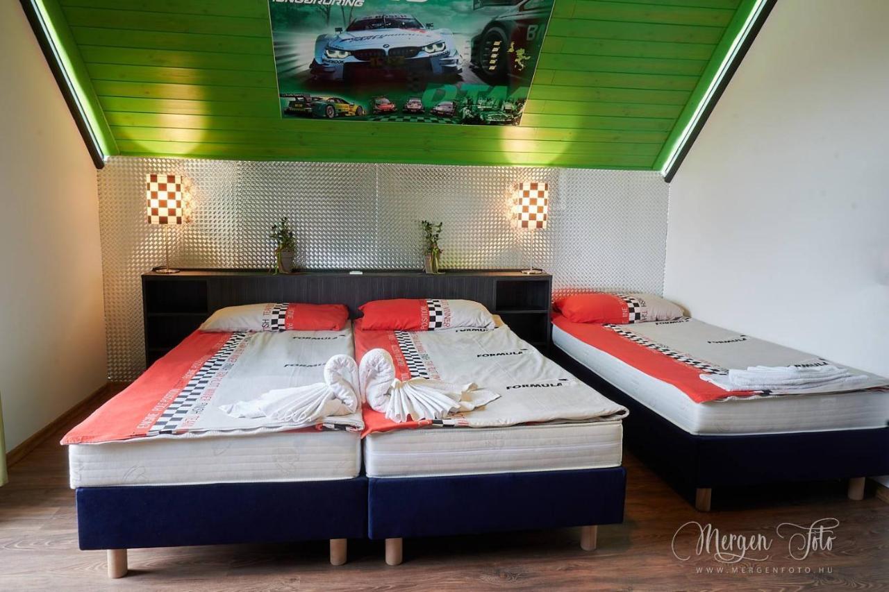 Kamaras Ring House Bed & Breakfast โมจเยอโรด ภายนอก รูปภาพ